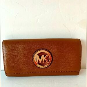 Michael Kors NWOT Fulton Tan Leather Full Size Wallet